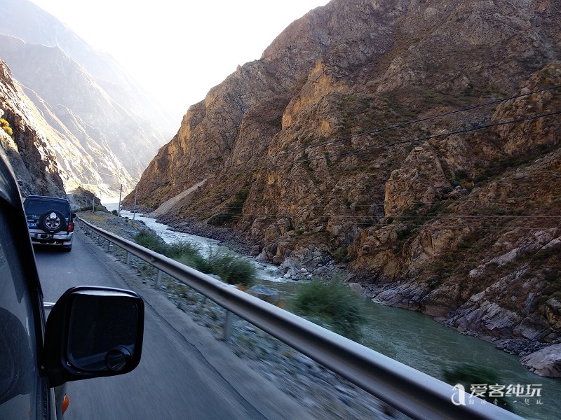 去山南途中偶遇猴子 (1)