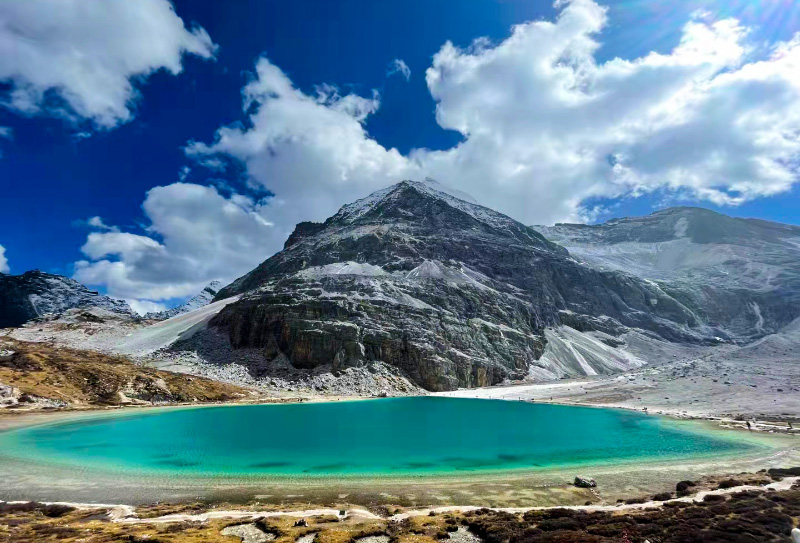 稻城亞丁牛奶海