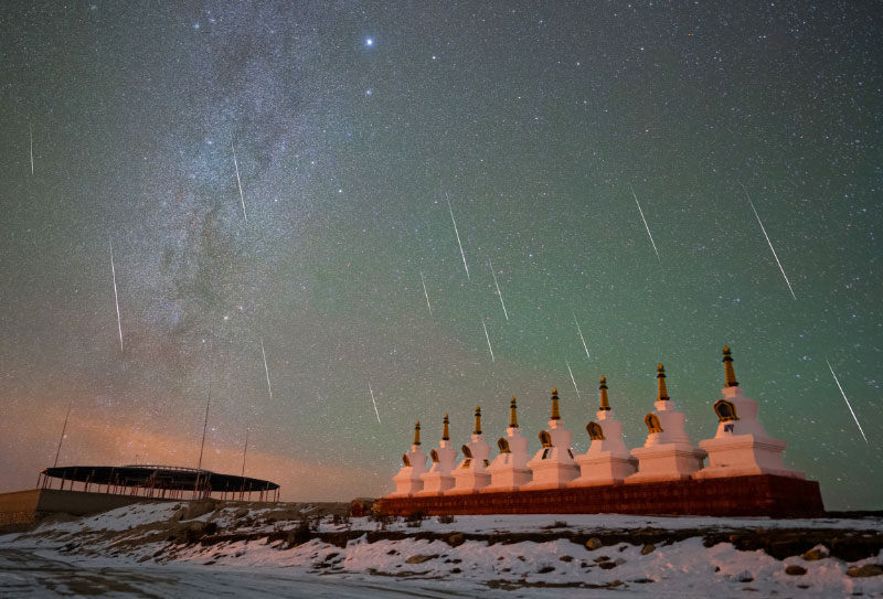 斯丁措旁的白塔 斯丁措旁的白塔