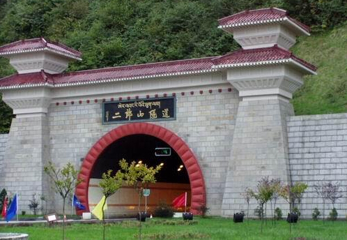 成都到海螺溝走天全還是石棉